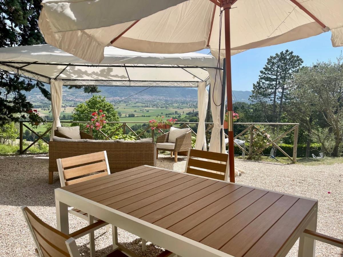 La Panoramica Gubbio - Maison De Charme - Casette E Appartamenti Self Catering Per Vacanze Meravigliose! מראה חיצוני תמונה