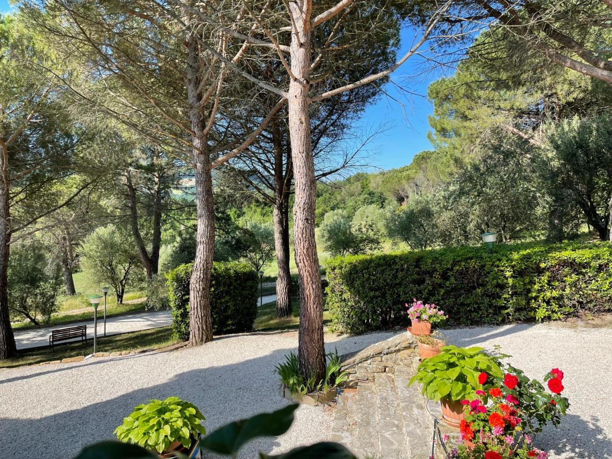 La Panoramica Gubbio - Maison De Charme - Casette E Appartamenti Self Catering Per Vacanze Meravigliose! מראה חיצוני תמונה
