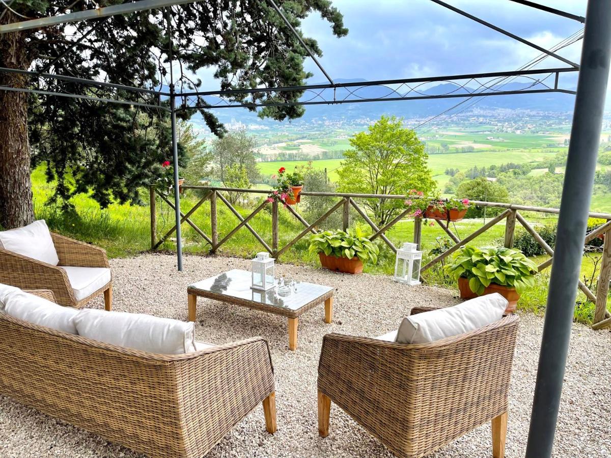 La Panoramica Gubbio - Maison De Charme - Casette E Appartamenti Self Catering Per Vacanze Meravigliose! מראה חיצוני תמונה