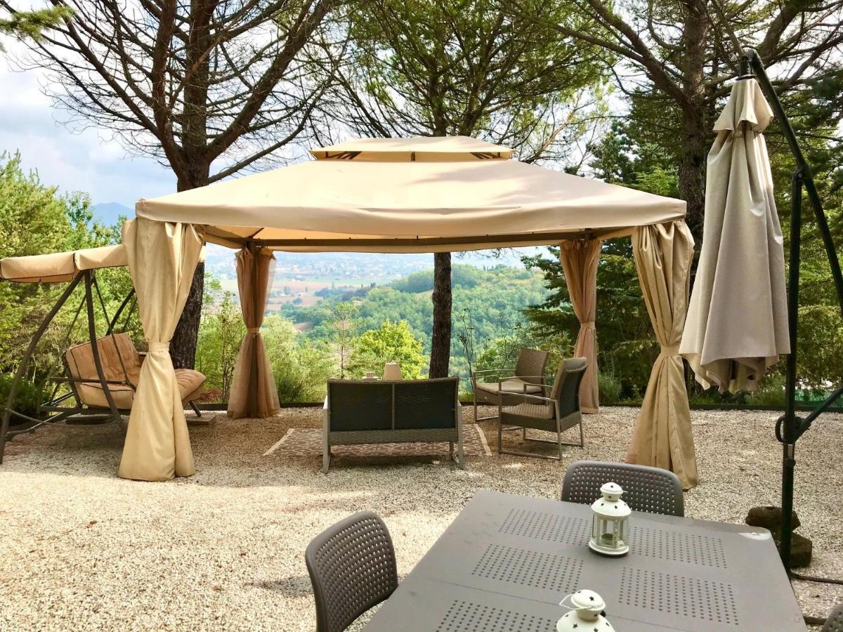 La Panoramica Gubbio - Maison De Charme - Casette E Appartamenti Self Catering Per Vacanze Meravigliose! מראה חיצוני תמונה