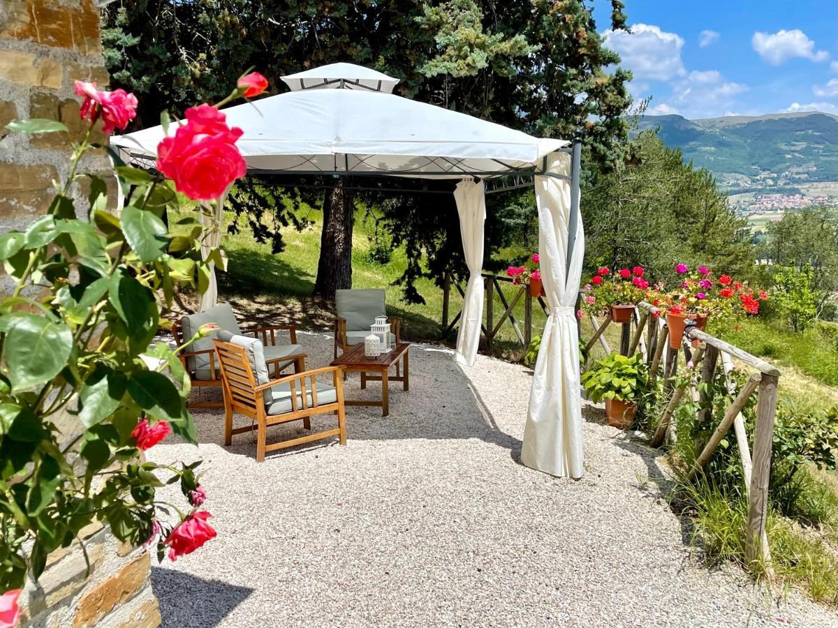 La Panoramica Gubbio - Maison De Charme - Casette E Appartamenti Self Catering Per Vacanze Meravigliose! מראה חיצוני תמונה