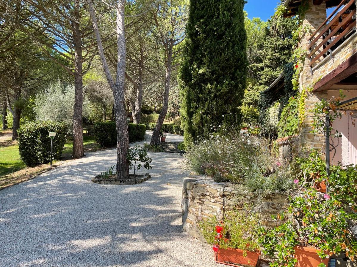 La Panoramica Gubbio - Maison De Charme - Casette E Appartamenti Self Catering Per Vacanze Meravigliose! מראה חיצוני תמונה