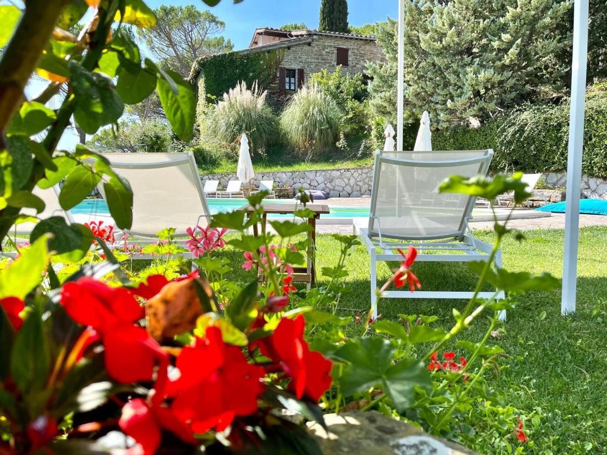 La Panoramica Gubbio - Maison De Charme - Casette E Appartamenti Self Catering Per Vacanze Meravigliose! מראה חיצוני תמונה