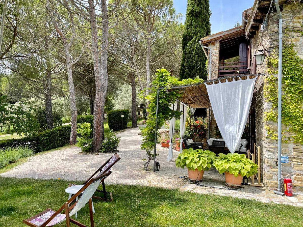 La Panoramica Gubbio - Maison De Charme - Casette E Appartamenti Self Catering Per Vacanze Meravigliose! מראה חיצוני תמונה