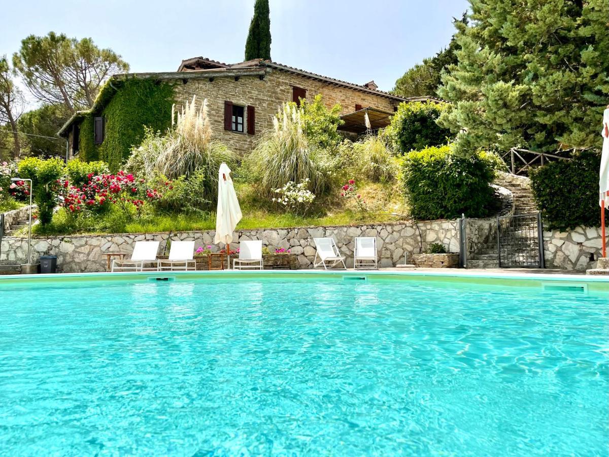 La Panoramica Gubbio - Maison De Charme - Casette E Appartamenti Self Catering Per Vacanze Meravigliose! מראה חיצוני תמונה