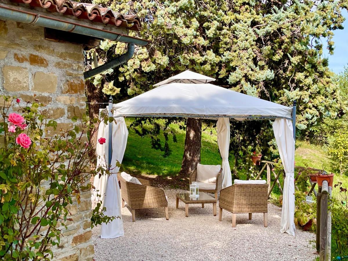La Panoramica Gubbio - Maison De Charme - Casette E Appartamenti Self Catering Per Vacanze Meravigliose! מראה חיצוני תמונה