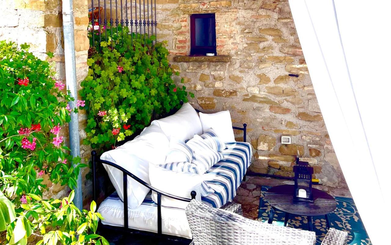 La Panoramica Gubbio - Maison De Charme - Casette E Appartamenti Self Catering Per Vacanze Meravigliose! מראה חיצוני תמונה